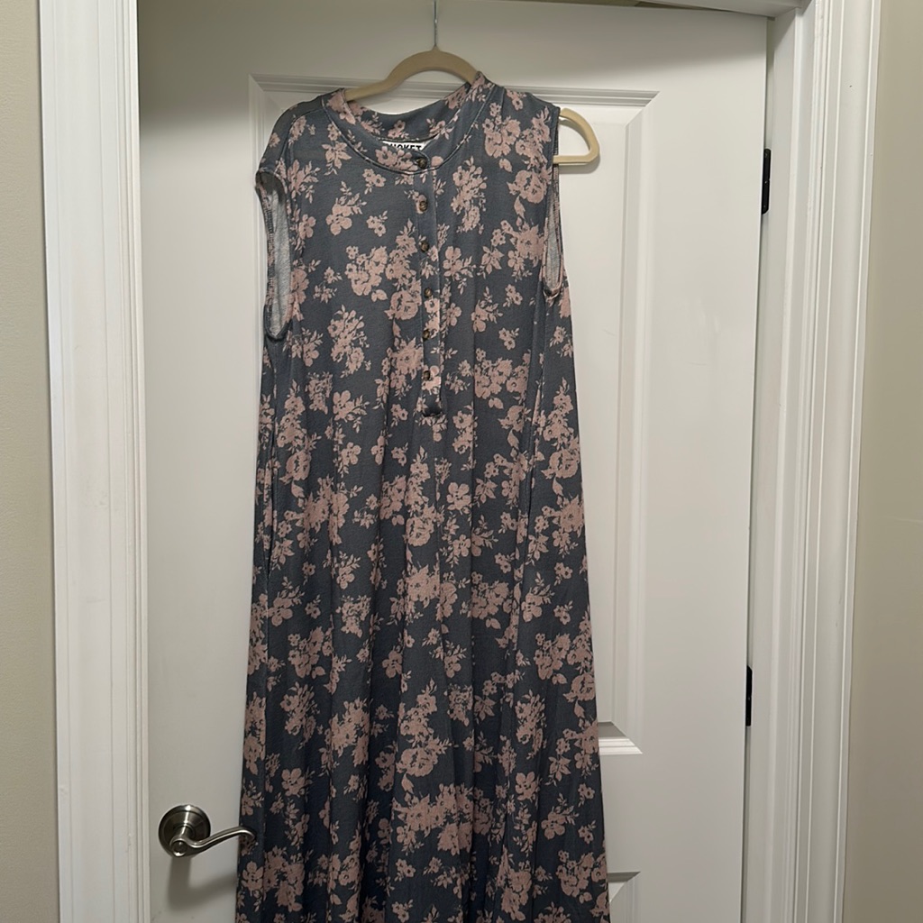 Ladies Wide Leg Jumpsuit With Pockets!